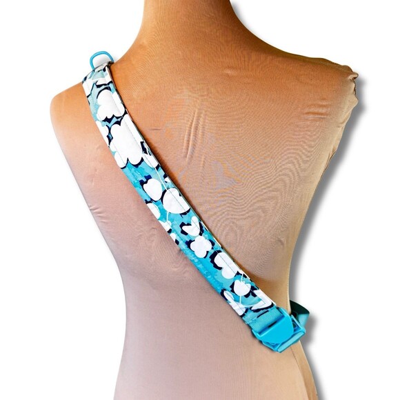 NWT Vera Bradley Ultralight Essential Sling Backpack Cut Vines Cool Rain Resist - Picture 5 of 12